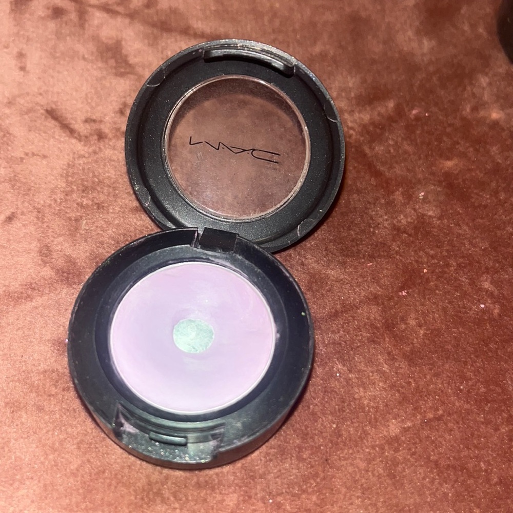 Mac Cosmetics | Laven-dah | Eyeshadow